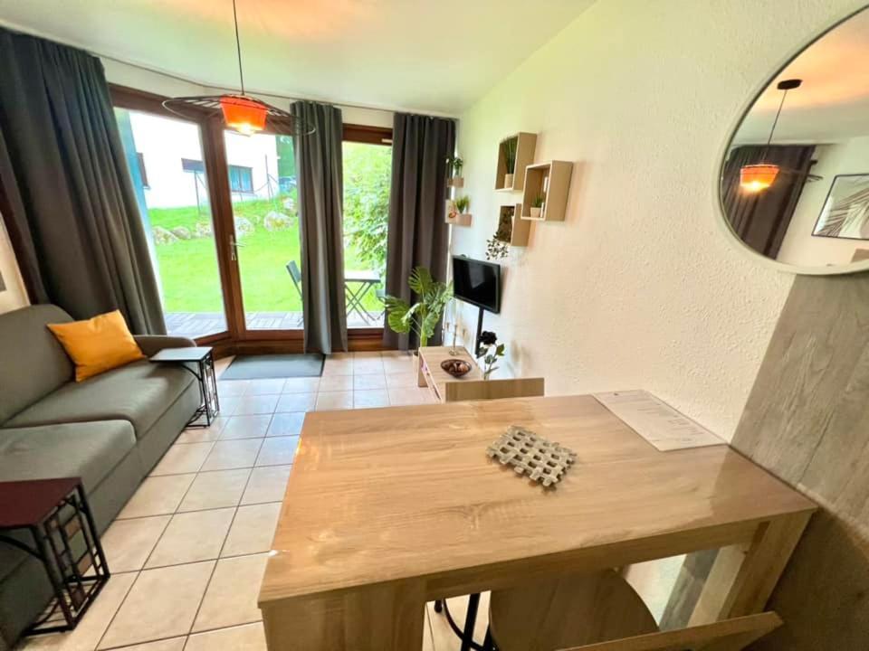 Joli Studio Cosy, Vue Magnifique Et Terrasse Privee جوراردُميه المظهر الخارجي الصورة