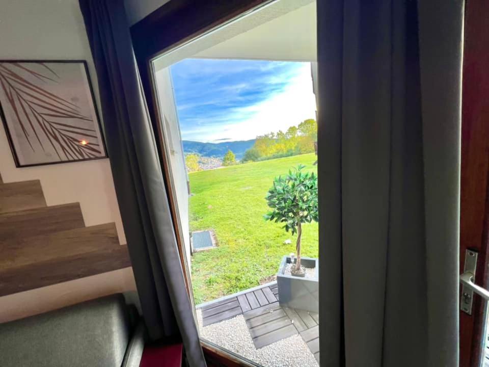 Joli Studio Cosy, Vue Magnifique Et Terrasse Privee جوراردُميه المظهر الخارجي الصورة